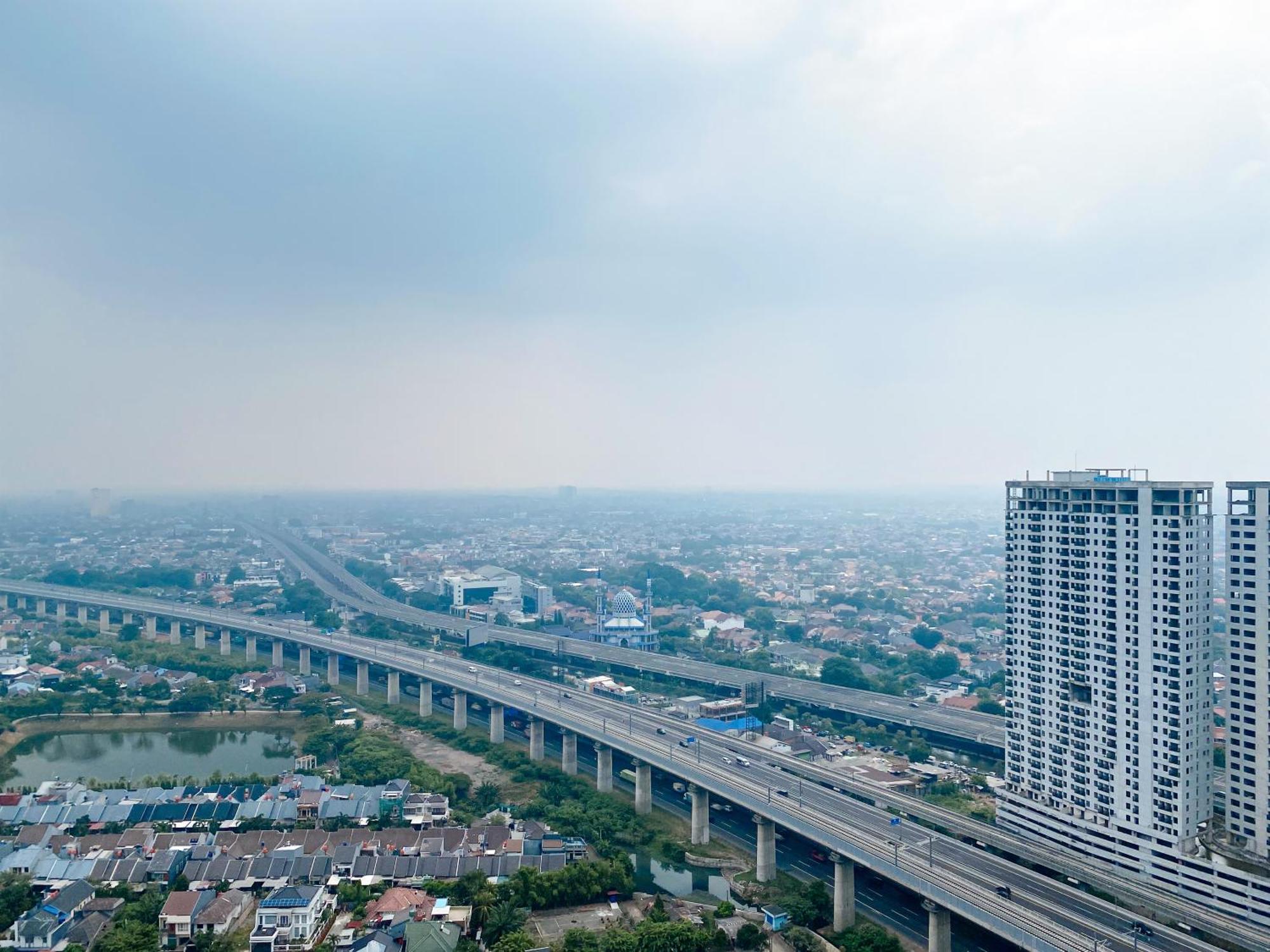 Apartemen Modern And Homey At Grand Kamala Lagoon By Travelio *