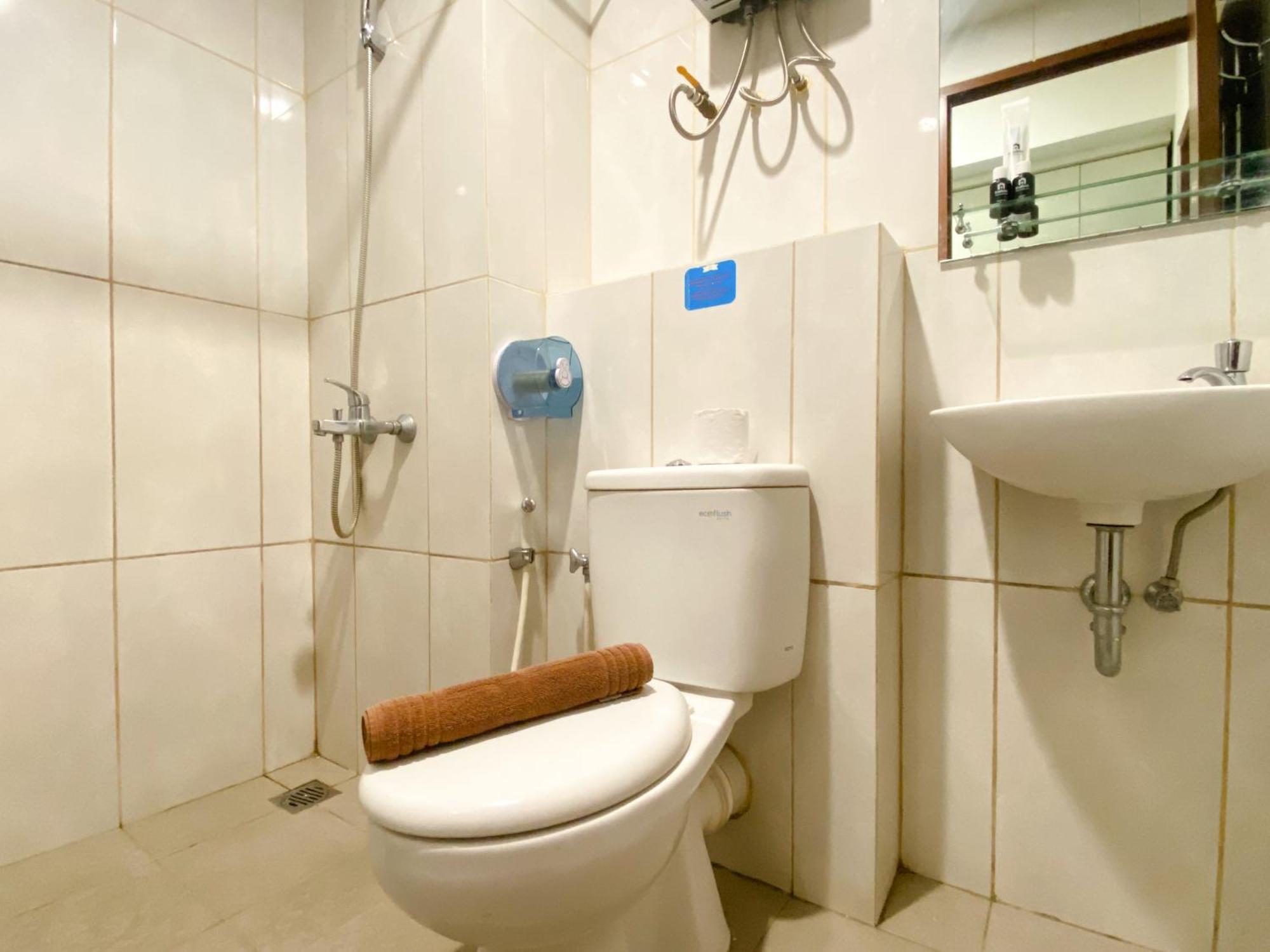 Modern And Homey At Grand Kamala Lagoon By Travelio Apartemen Bekasi